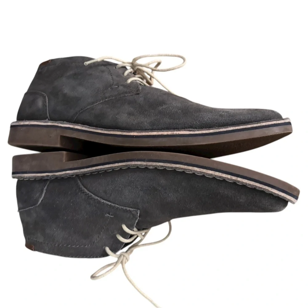 Kenneth Cole sleek versatile
